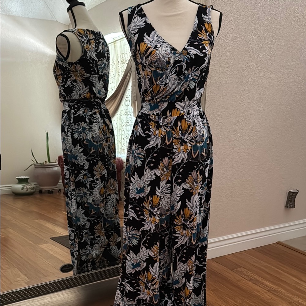 G by Giuliana Black and White Sleeveless V-Neck Sheath Jumpsuit